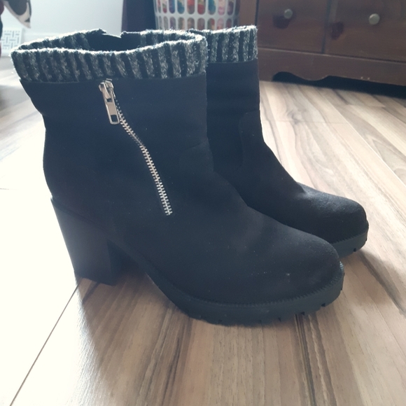 Black Chunky Ankle Boots - Picture 1 of 4